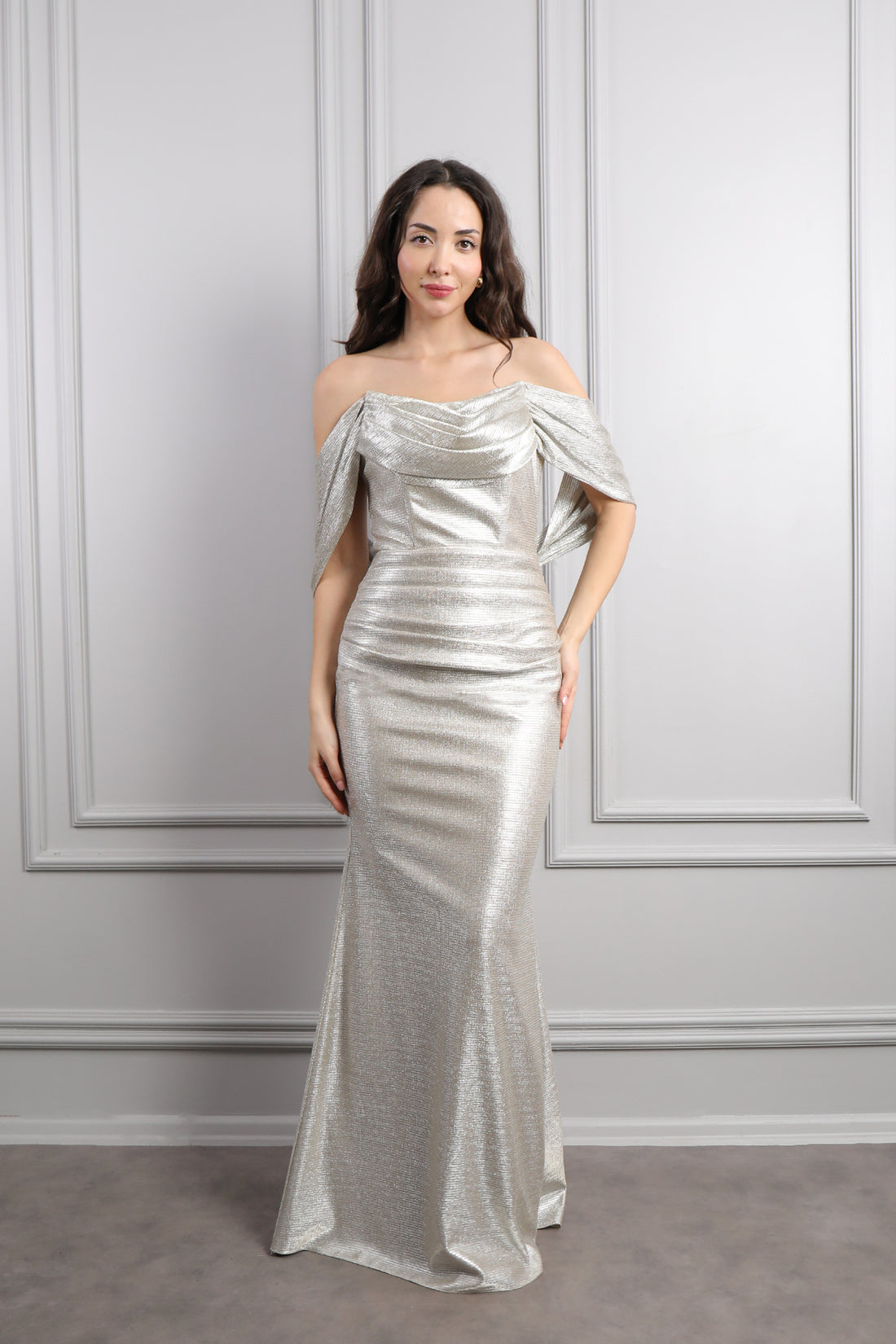 فستان سهرة لامع بتصميم سترابلس وطبقات -بيج