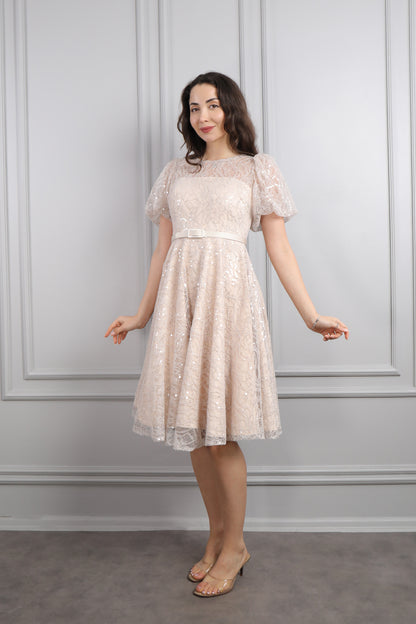 فستان سهرة قصير لامع باكمام بالون وحزام عالخصر -بيج