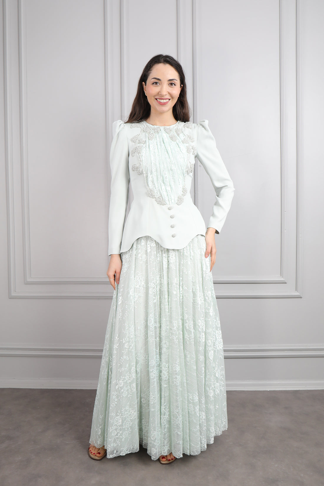 طقم تنورة دانتيل وبلوزة مزينة بتطريزات خرزية -نعناعي