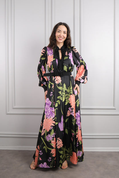 فستان بنقشات زهور وتفاصيل خرزية مقاس كبير -اسود