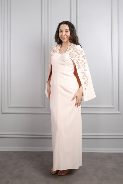 فستان سهرة بتفصيل كايب عالكتف بتطريزات كريستالية مقاس كبير -بمبي