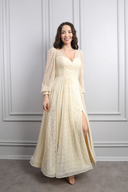 فستان سهرة دانتيل بياقة مثلثة واكمام واسعة مقاس كبير -بيج