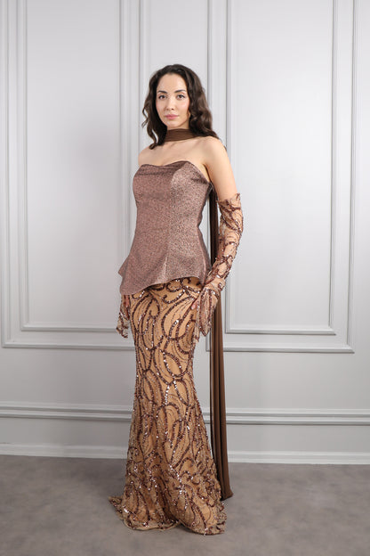 فستان سهرة سترابلس لامع بتطريزات ترتر مع شال شيفون -بني