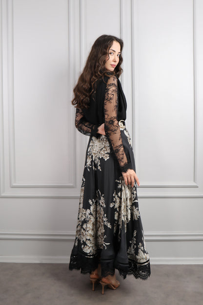 فستان ساتان بتفاصيل دانتيل ونقشات ورود مع حزام, مقاس كبير -اسود وبيج