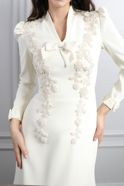 فستان بزينة فيونكة وتطريزات خرزية -سكري