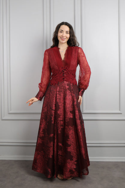 فستان بياقة مثلثة وتفاصيل دانتيلية بتفاصيل عالخصر مقاس كبير -عودي