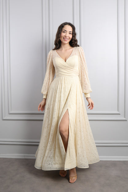 فستان سهرة دانتيل بياقة مثلثة واكمام واسعة مقاس كبير -بيج