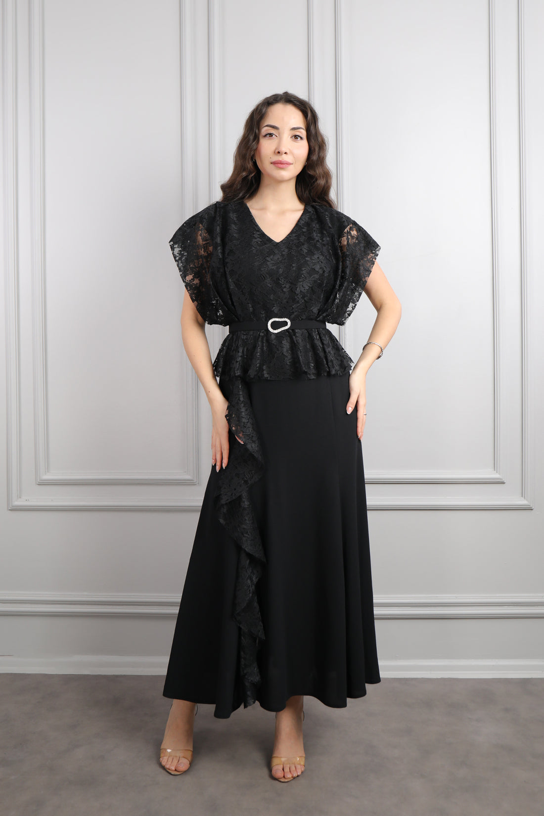 فستان بتفاصيل دانتيلية باكمام واسعة مقاس كبير -اسود