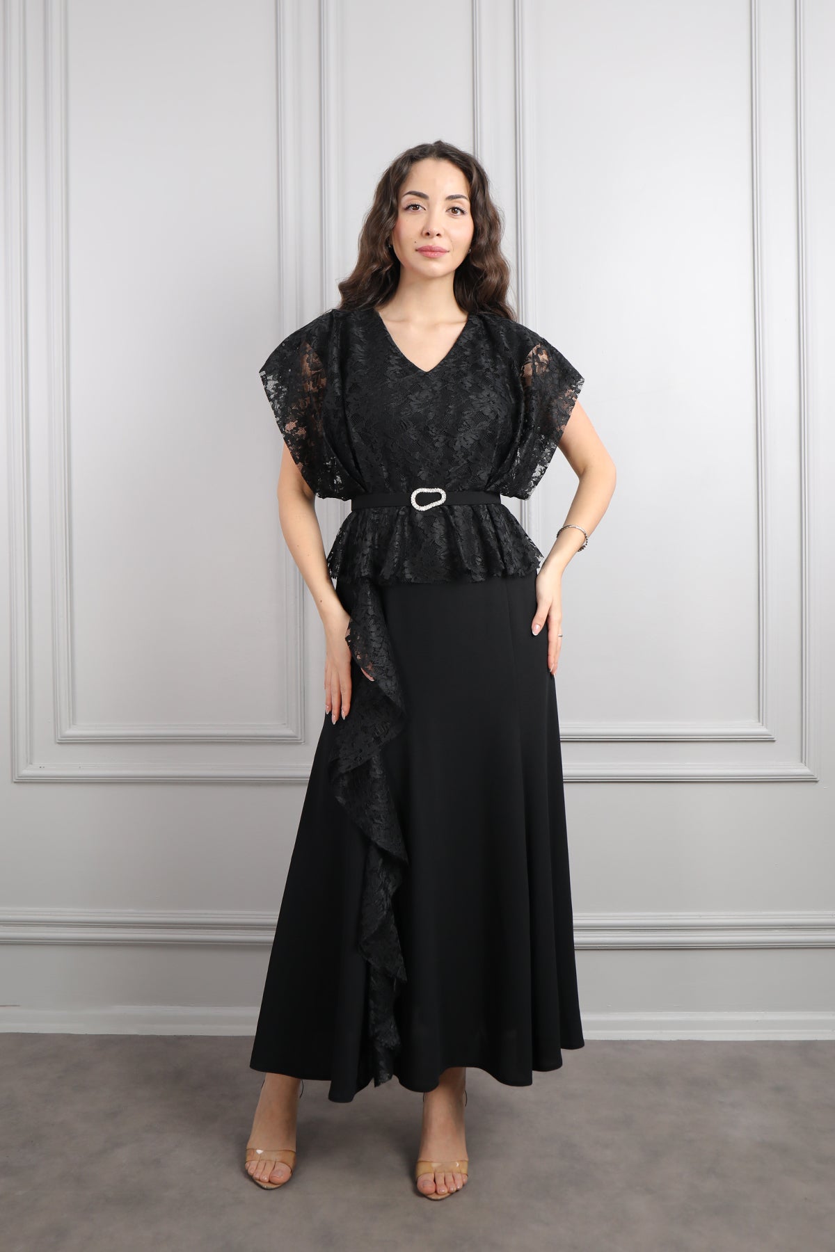 فستان بتفاصيل دانتيلية باكمام واسعة مقاس كبير -اسود