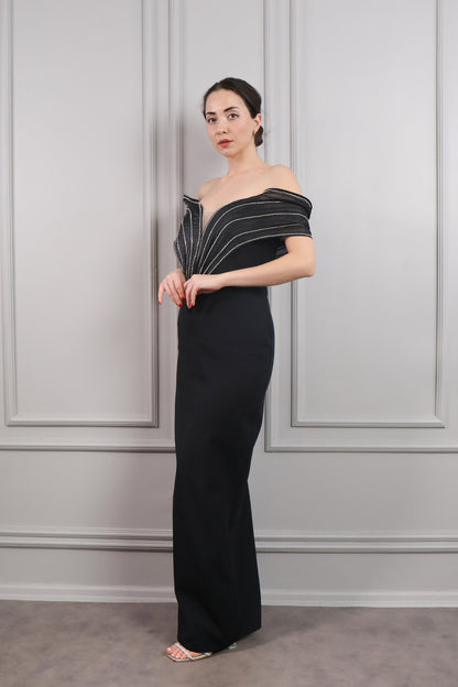 فستان سهرة مكشوف الاكتاف مزين بالفصوص -اسود