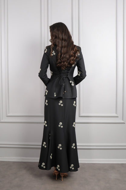 طقم تنورة بتطريزات خرزية واكسسوار حقيبة -اسود