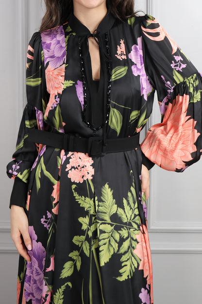 فستان بنقشات زهور وتفاصيل خرزية مقاس كبير -اسود