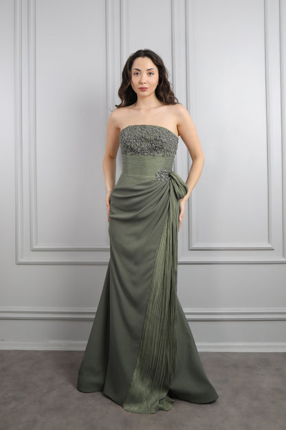 فستان سهرة سترابلس مطرز بالخرز وتفصيل ذيل من الخصر -زيتي