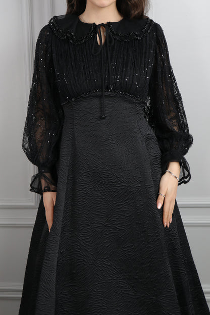 فستان بتفاصيل دانتيل وياقة اطفال بتطريزات خرزية -اسود