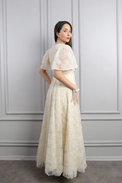 فستان ورود بياقة مربعة واكمام واسعة مع حزام واكسسوار قفازات -سكري