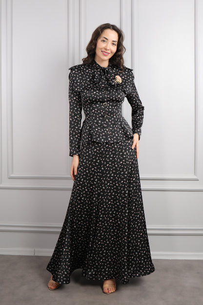 طقم تنورة وبلوزة ساتان مزخرف ورود بياقة تنربط -اسود