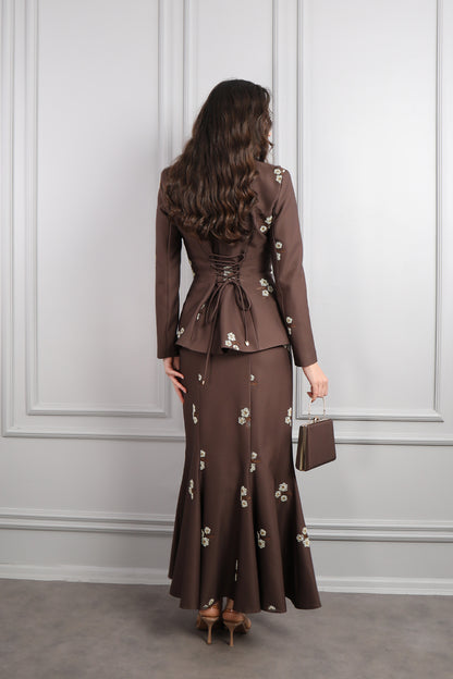 طقم تنورة بتطريزات خرزية واكسسوار حقيبة -بني