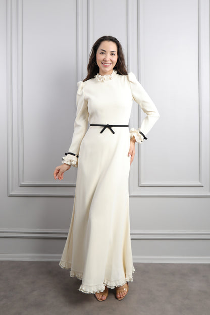 فستان ساتر بتفاصيل كشكشة وحزام فيونكة -سكري