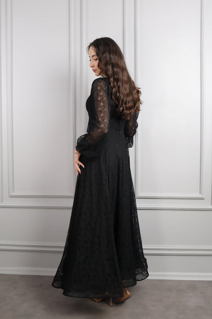 فستان سهرة دانتيل بياقة مثلثة واكمام واسعة مقاس كبير -اسود