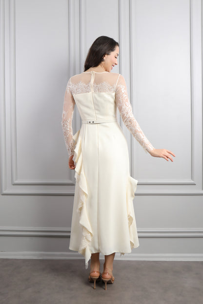 فستان باكمام شفافة وتفاصيل دانتيلية وكشكشة -سكري