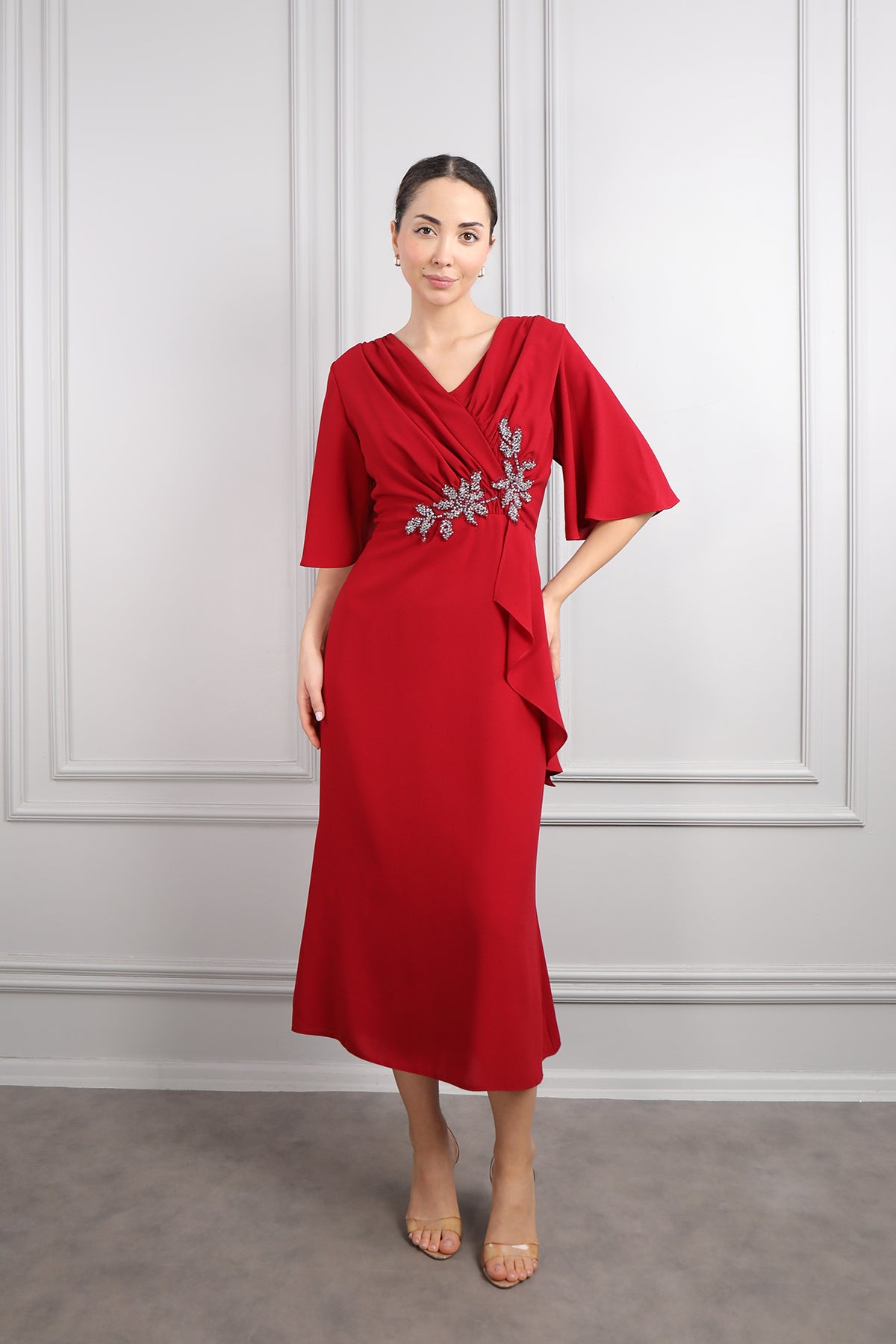 فستان ميدي باكمام واسعة وتطريزات خرزية مقاس كبير -احمر