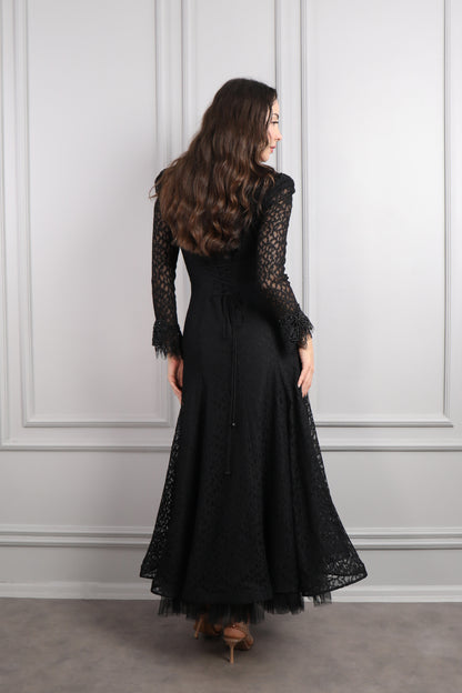 فستان دانتيل بياقة مزينة بالخرز واكسسوار شنطة -اسود