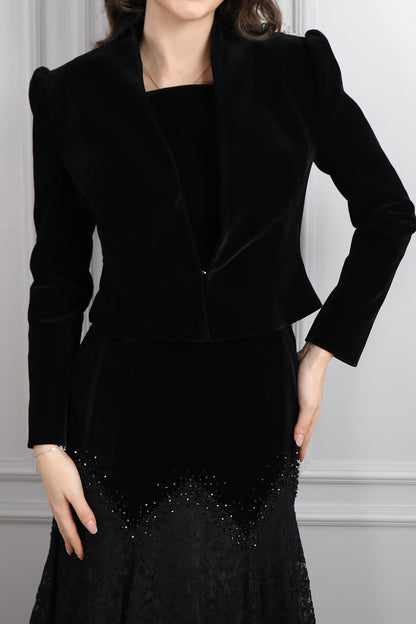 طقم مخملي جاكيت وفستان بياقة مربعة بتطريزات خرزية وتفاصيل دانتيل -اسود