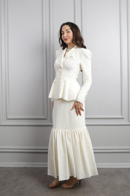 طقم تنورة وجاكيت مزين بتطريزات زهور وسلسال -سكري