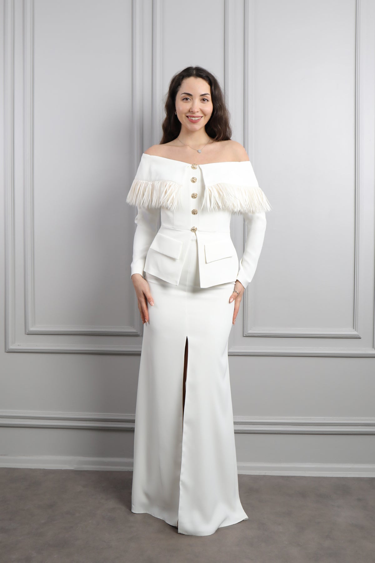 فستان سهرة مكشوف الاكتاف مزين بريش-سكري