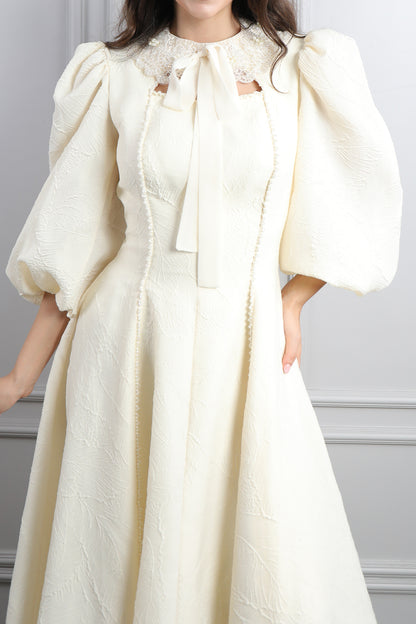 فستان باكمام بالون بتطريزات خرزية -سكري