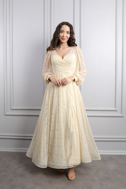 فستان سهرة دانتيل بياقة مثلثة واكمام واسعة مقاس كبير -بيج