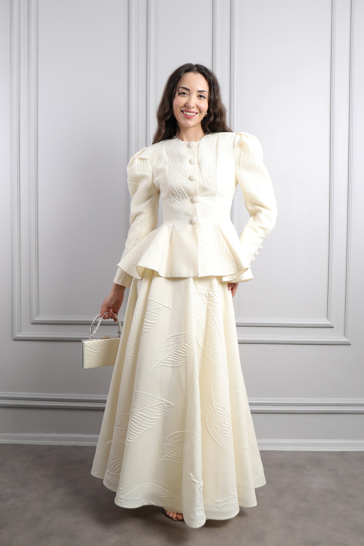 طقم تنورة وسترة باكمام منتفخة مع اكسسوار شنطة -سكري