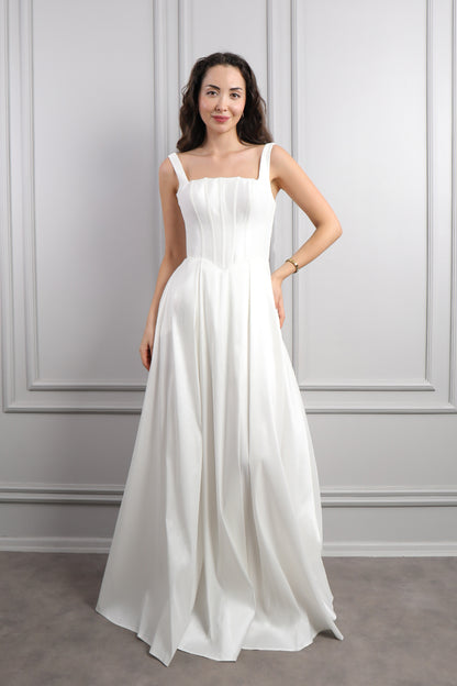 فستان سهرة بياقة مربعة بتفصيل كورسيه وفتحة جانبية -ابيض