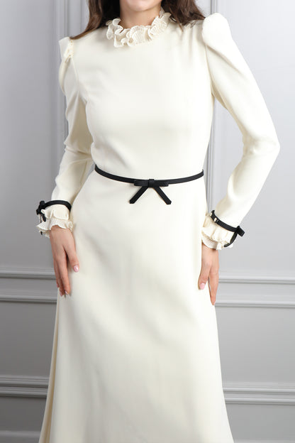 فستان ساتر بتفاصيل كشكشة وحزام فيونكة -سكري