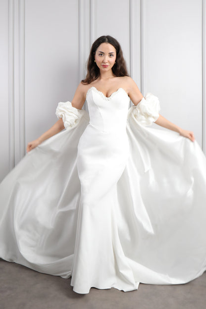 فستانى سهرة سترابلس بتطريزات خرزية وذيل طويل -ابيض