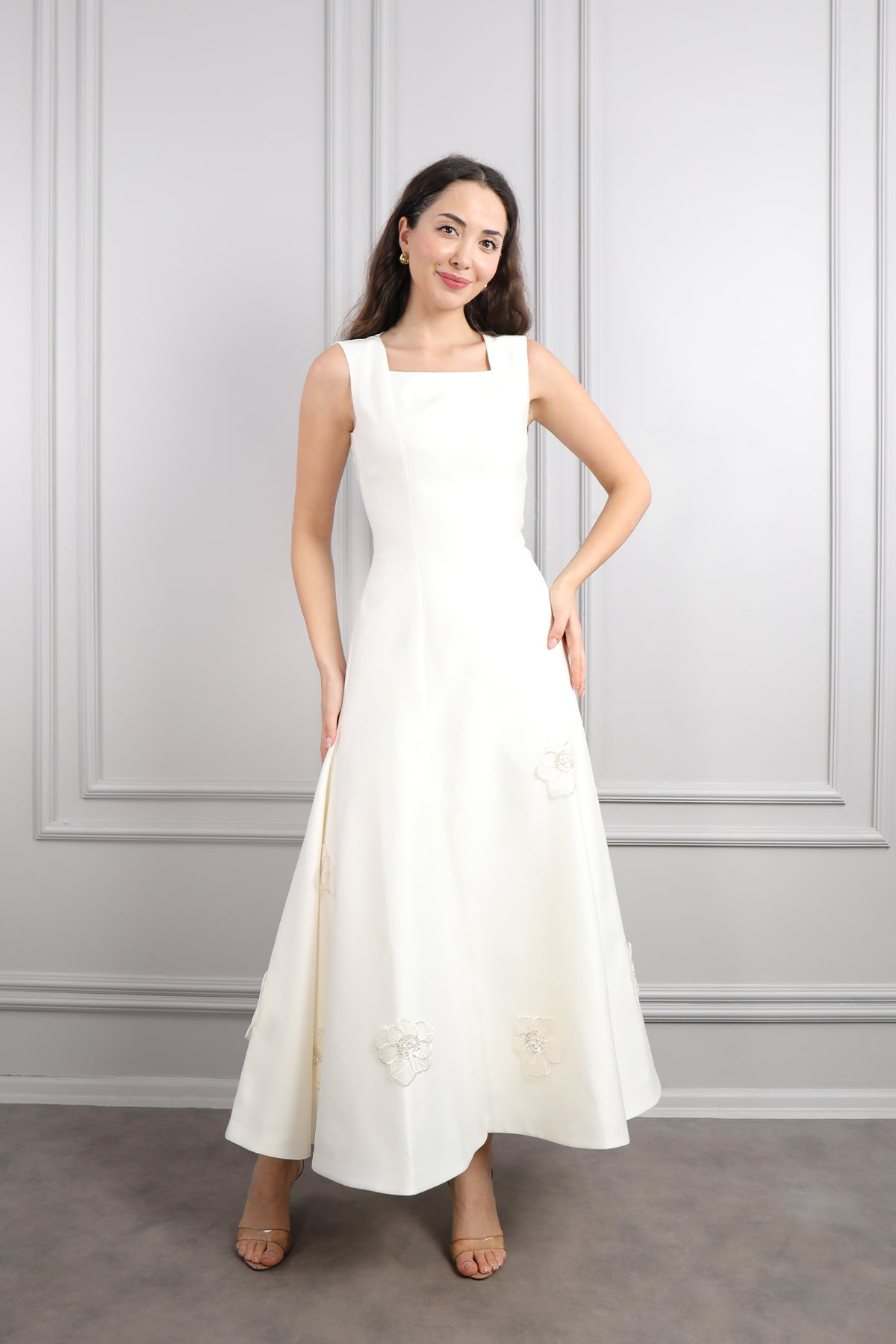 طقم فستان وجاكيت مزين بالخرز والورود -سكري