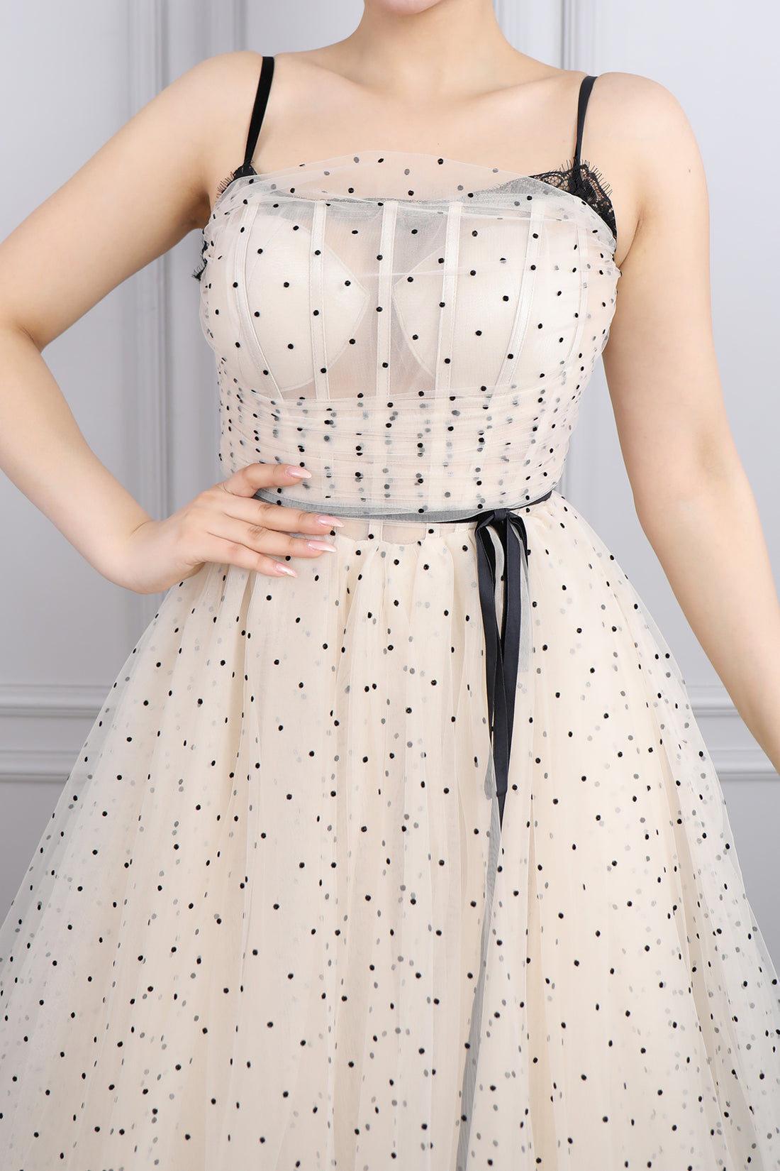 فستان سهرة تول منقط بحمالات رفيعة -بيج