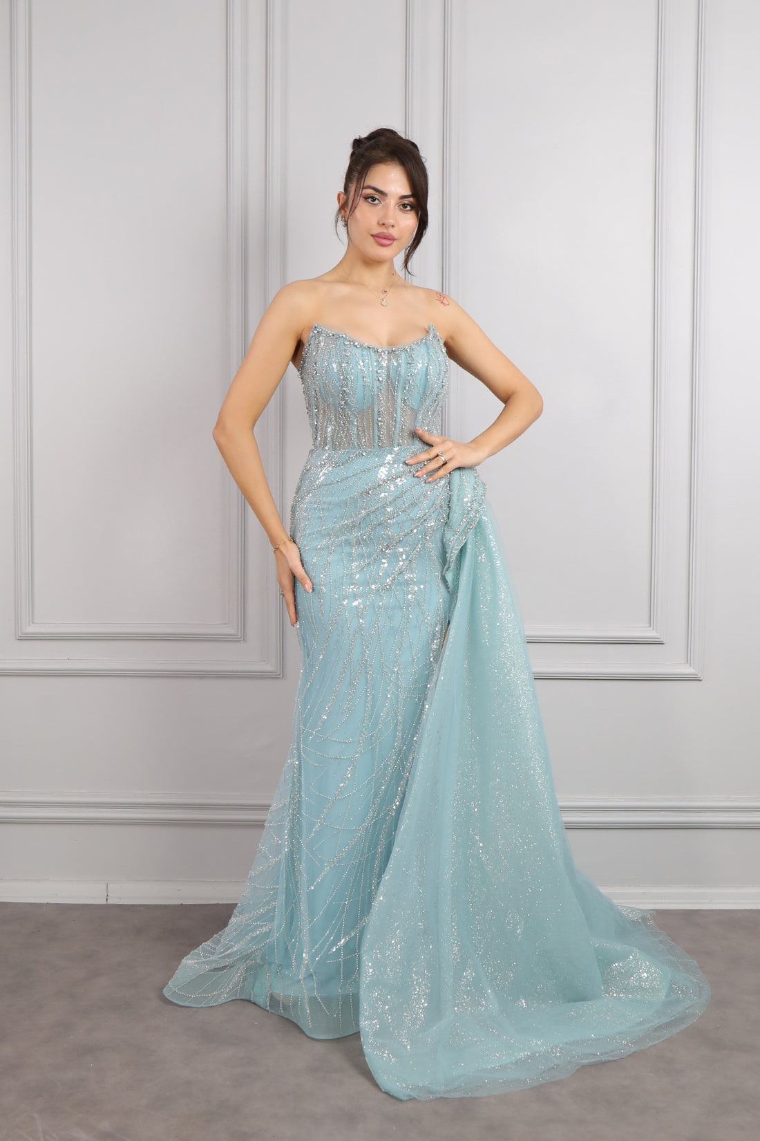 فستان سهرة سترابلس مطرز بالكريستالات من " المجموعة الخاصة" -نعناعي