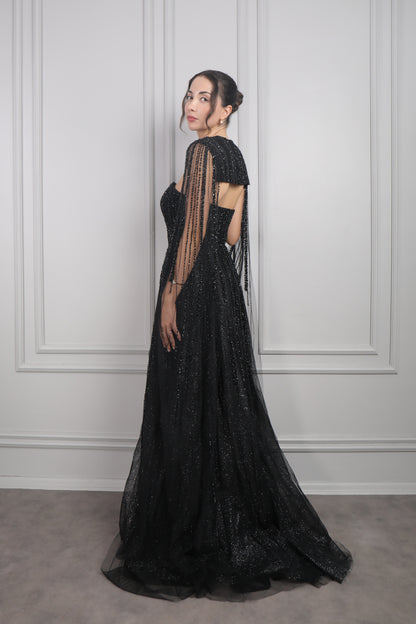 فستان سهرة سترابلس مطرز بالكريستالات مع تفصيل كاب عالكتف من &quot;المجموعة الخاصة&quot; - اسود