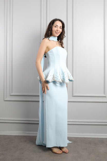 فستان سهرة سترابلس مزين بالكريستالات مع وشاح -ازرق