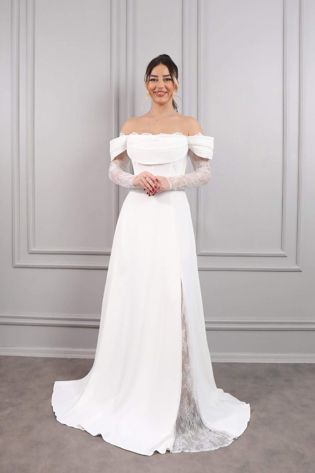 فستان سهرة مكشوف الاكتاف بتفاصيل دانتيليلة -ابيض