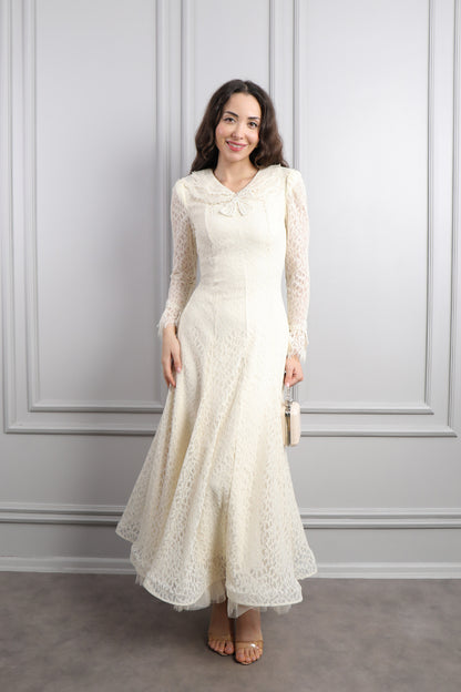 فستان دانتيل بياقة مزينة بالخرز واكسسوار شنطة -بيج