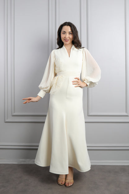 فستان بقصة سمكية باكمام واسعة شيفون وزينة جانبية -سكري