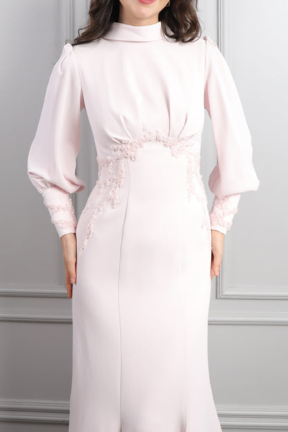 فستان خناقي مزين بالخرز بتفاصيل ربط بالخلف -بمبي