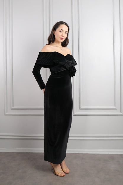 فستان سهرة مخملي مكشوف الاكتاف -اسود