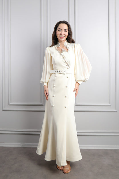 فستان بتفاصيل كريستالية واكمام واسعة وزينة ازرار -سكري