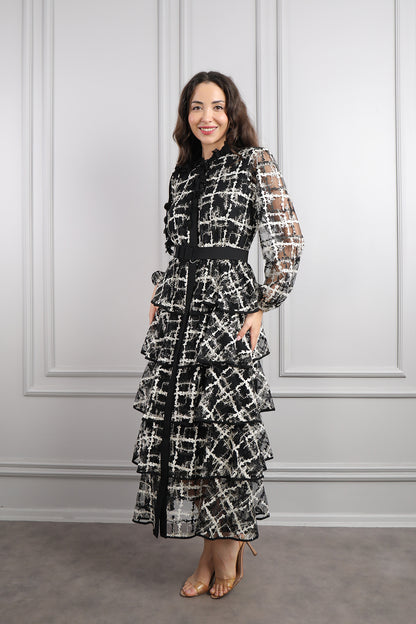 فستان بياقة ورود بتفاصيل طبقات مع حزام مقاس كبير -اسود ورمادي