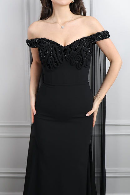 فستان سهرة مزين بتطريزات خرزية وتصميم مكشوف الاكتاف بكايب طويل-اسود