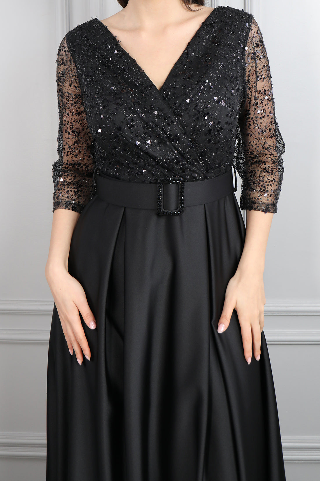 فستان سهرة بتطريزات ترتر وحزام عالخصر مقاس كبير- اسود