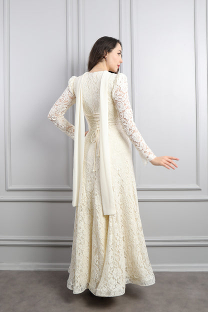 فستان دانتيل بياقة مثلثة وزينة ازرار امامية مع وشاح -سكري